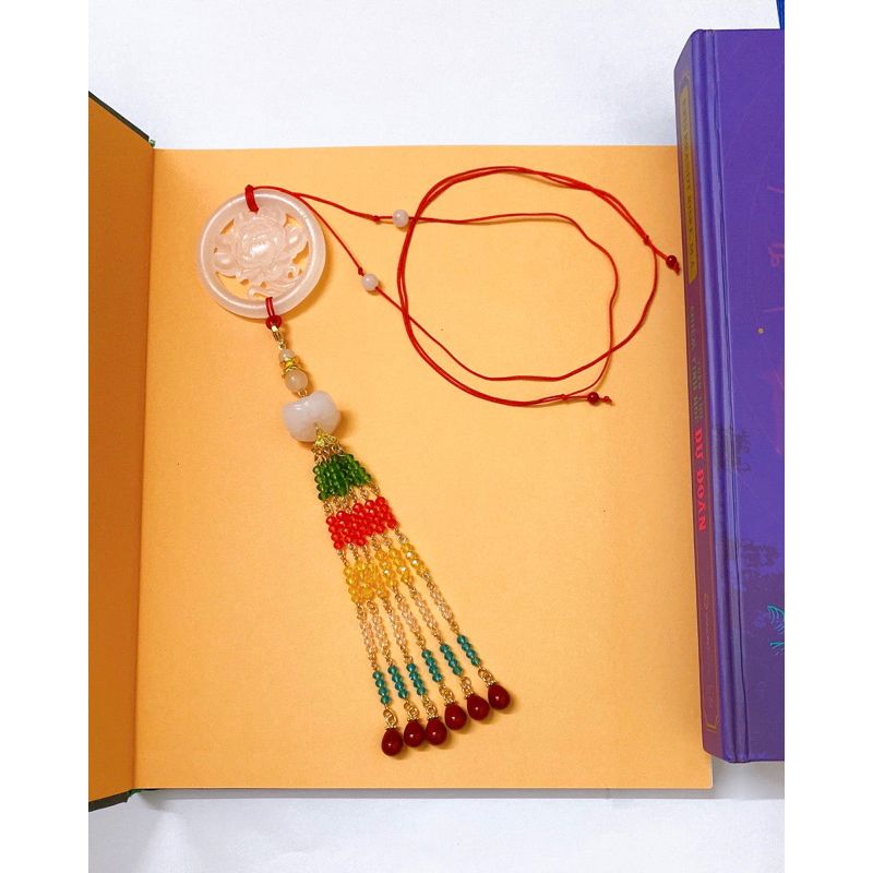 Bội đeo ngực bằng đá phối tua hạt ngũ sắc/ Phụ kiện Việt phục/ Phụ kiện cổ phục